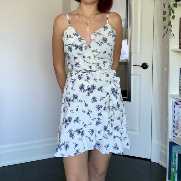 SHEIN Dresses & Skirts - SHEIN floral mini wrap dress